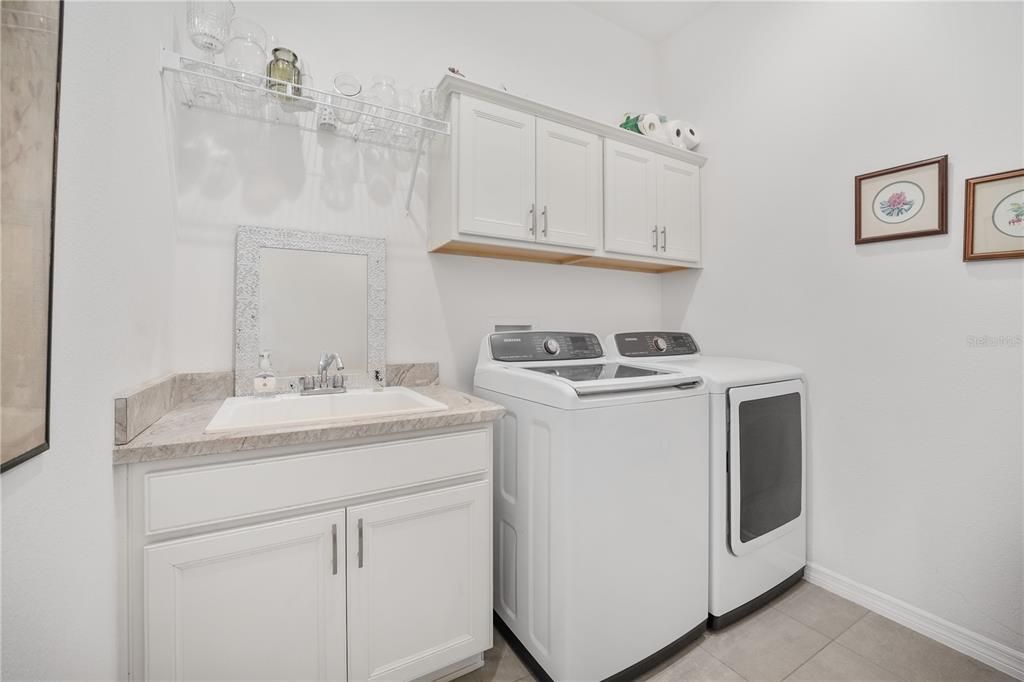 For Sale: $750,000 (3 beds, 3 baths, 2017 Square Feet)