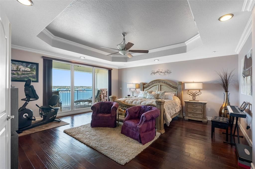 For Sale: $2,225,000 (4 beds, 3 baths, 3990 Square Feet)