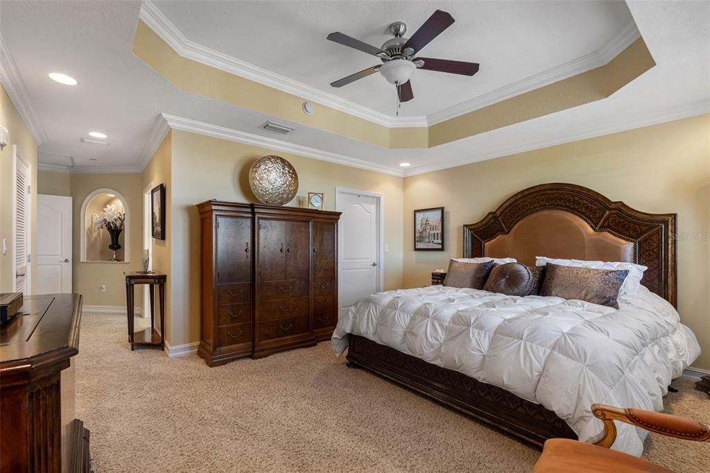 For Sale: $2,225,000 (4 beds, 3 baths, 3990 Square Feet)