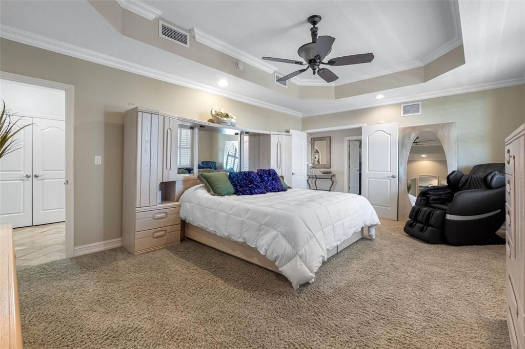 For Sale: $2,225,000 (4 beds, 3 baths, 3990 Square Feet)