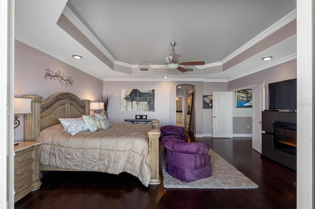 For Sale: $2,225,000 (4 beds, 3 baths, 3990 Square Feet)