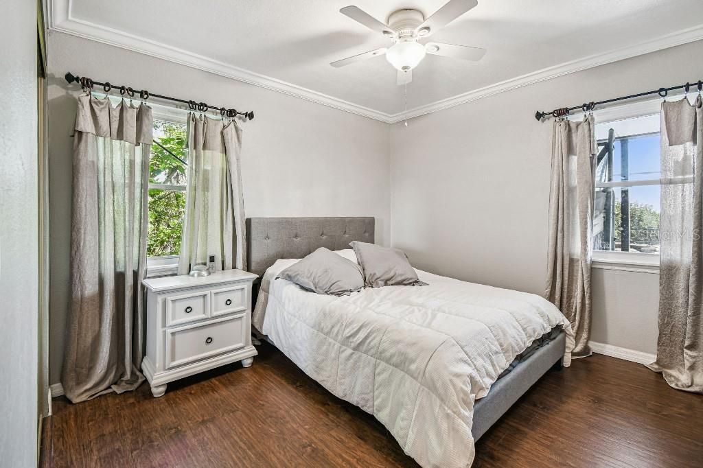 En Venta: $617,500 (5 camas, 3 baños, 3516 Pies cuadrados)