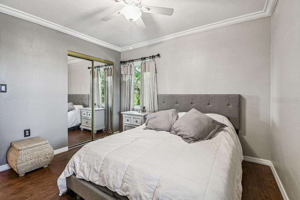 En Venta: $617,500 (5 camas, 3 baños, 3516 Pies cuadrados)
