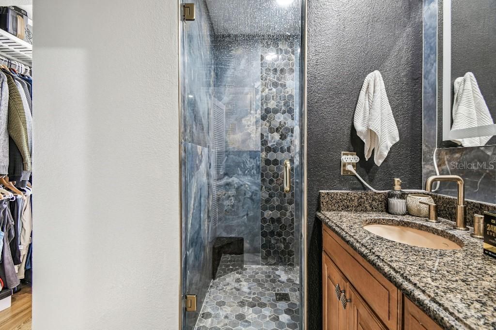 En Venta: $617,500 (5 camas, 3 baños, 3516 Pies cuadrados)