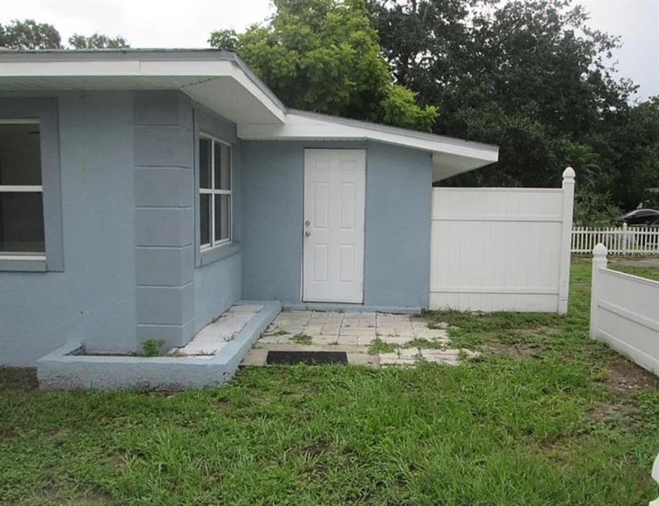 For Sale: $570,000 (6 beds, 0 baths, 2135 Square Feet)