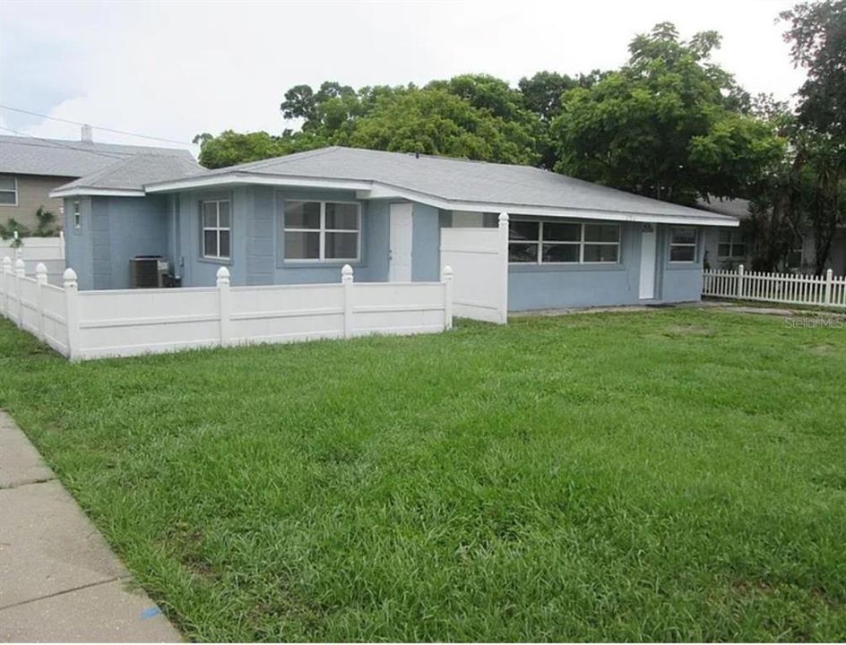 For Sale: $570,000 (6 beds, 0 baths, 2135 Square Feet)