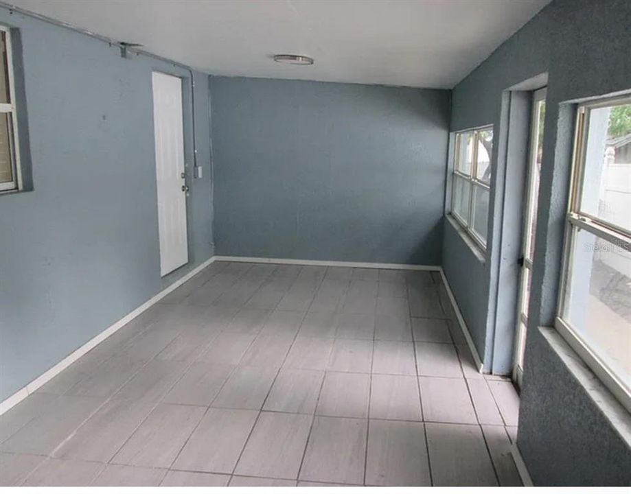 For Sale: $570,000 (6 beds, 0 baths, 2135 Square Feet)
