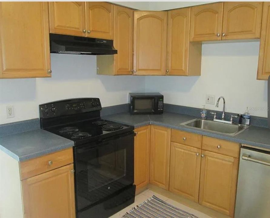 For Sale: $570,000 (6 beds, 0 baths, 2135 Square Feet)