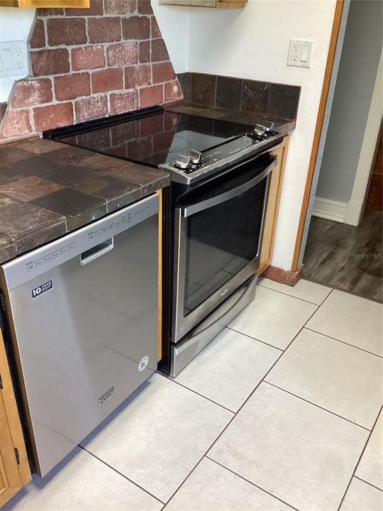En Venta: $375,000 (3 camas, 2 baños, 1594 Pies cuadrados)