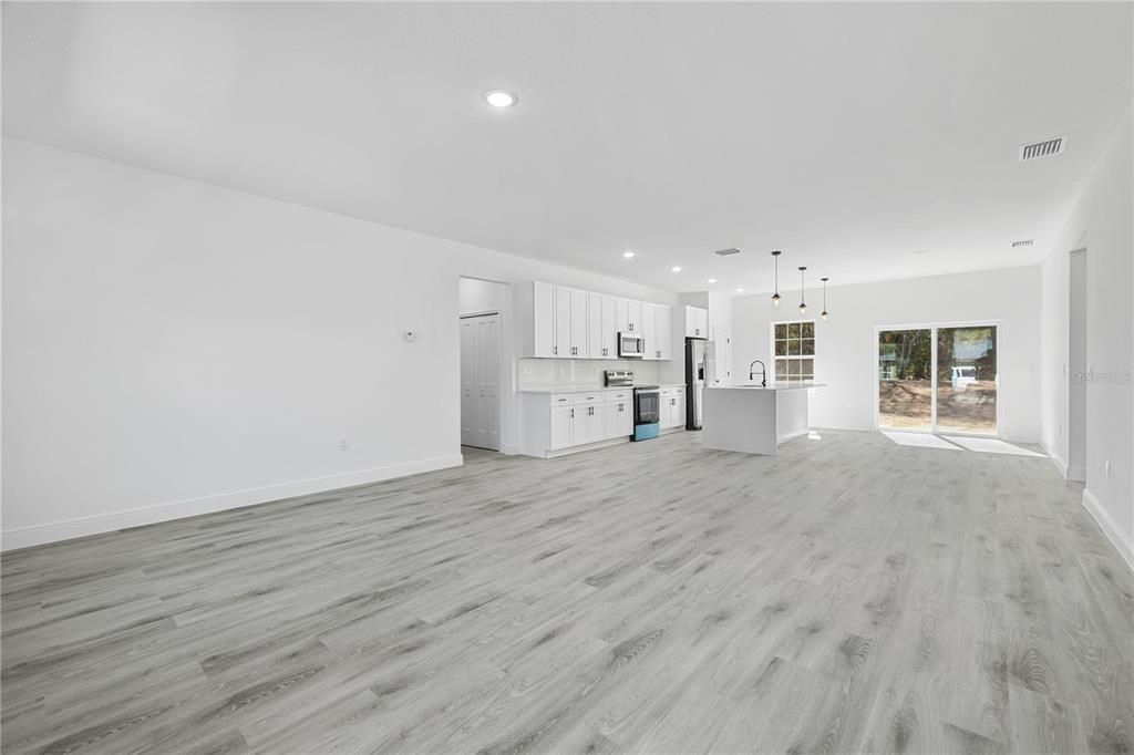 Active With Contract: $289,000 (4 beds, 2 baths, 1775 Square Feet)