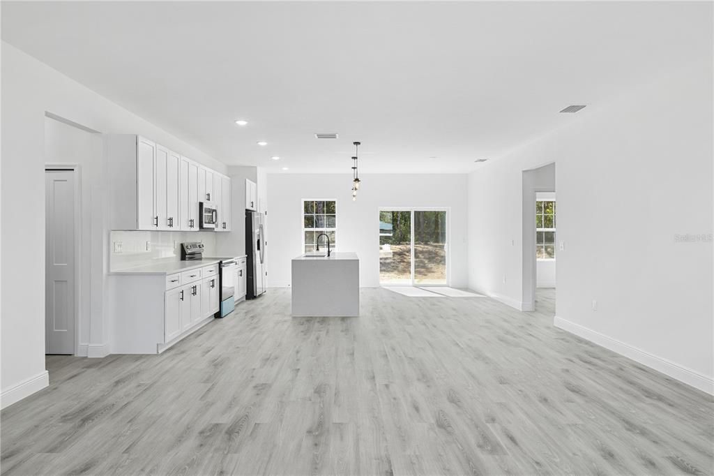 Active With Contract: $289,000 (4 beds, 2 baths, 1775 Square Feet)