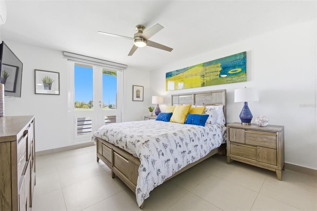 For Sale: $1,100,000 (3 beds, 3 baths, 1943 Square Feet)