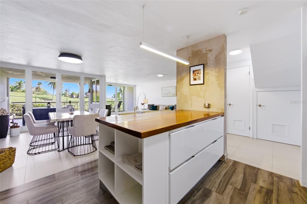 For Sale: $1,100,000 (3 beds, 3 baths, 1943 Square Feet)