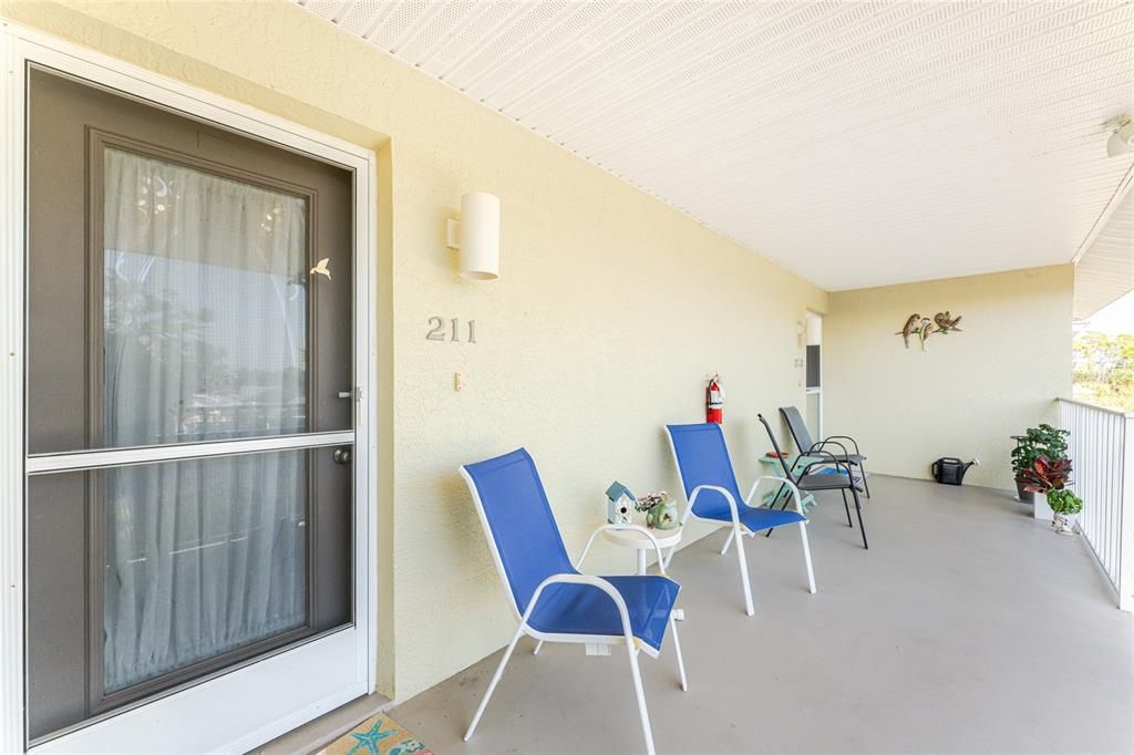 На продажу: $144,900 (2 спален, 2 ванн, 933 Квадратных фут)