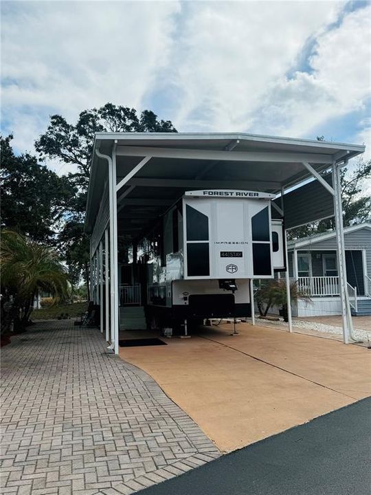 待售: $126,900 (0.06 acres)