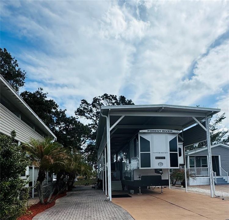 待售: $126,900 (0.06 acres)