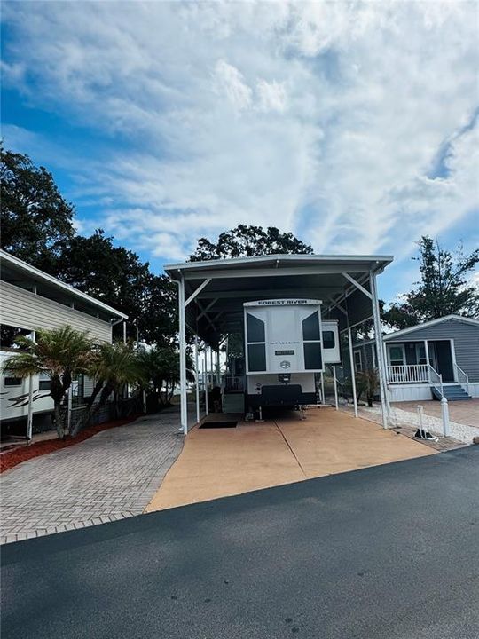 待售: $126,900 (0.06 acres)