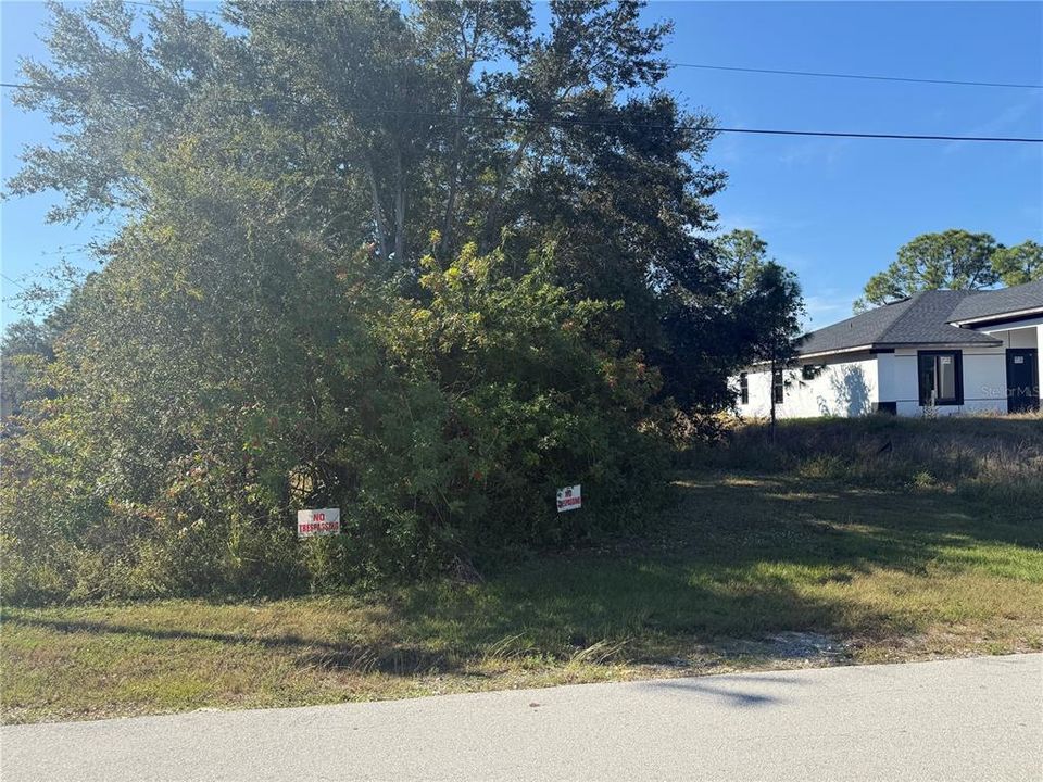 En Venta: $35,000 (0.25 acres)