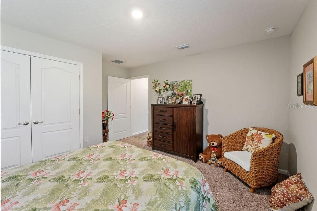 Activo con contrato: $279,900 (3 camas, 2 baños, 1646 Pies cuadrados)