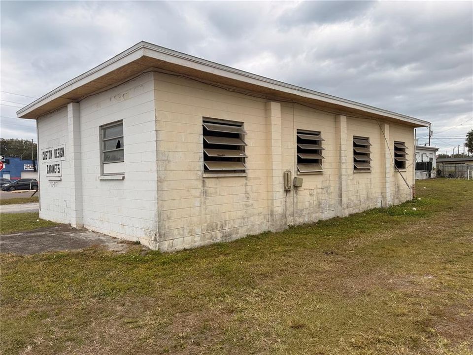 For Sale: $695,000 (0 beds, 0 baths, 1305 Square Feet)