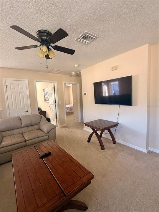 For Sale: $350,000 (4 beds, 3 baths, 2052 Square Feet)