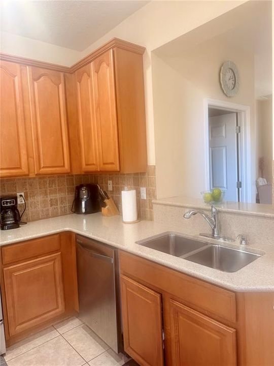 For Sale: $350,000 (4 beds, 3 baths, 2052 Square Feet)