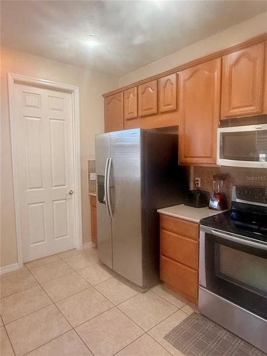 For Sale: $350,000 (4 beds, 3 baths, 2052 Square Feet)
