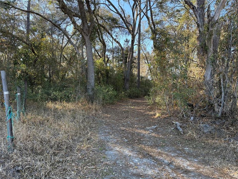 En Venta: $58,700 (2.50 acres)