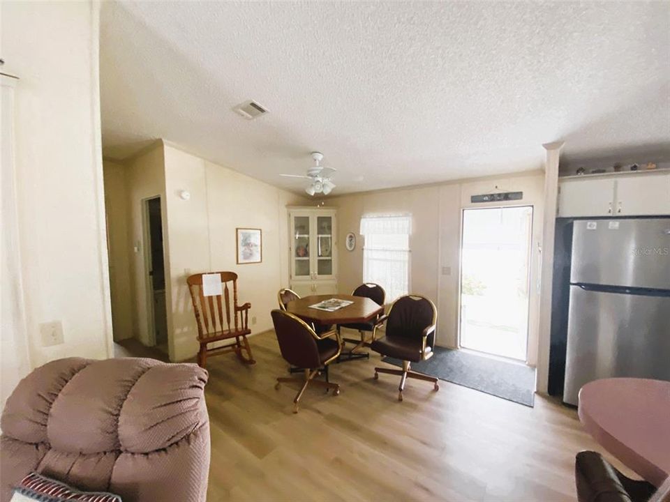 For Rent: $1,600 (2 beds, 2 baths, 912 Square Feet)