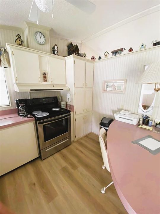 For Rent: $1,600 (2 beds, 2 baths, 912 Square Feet)
