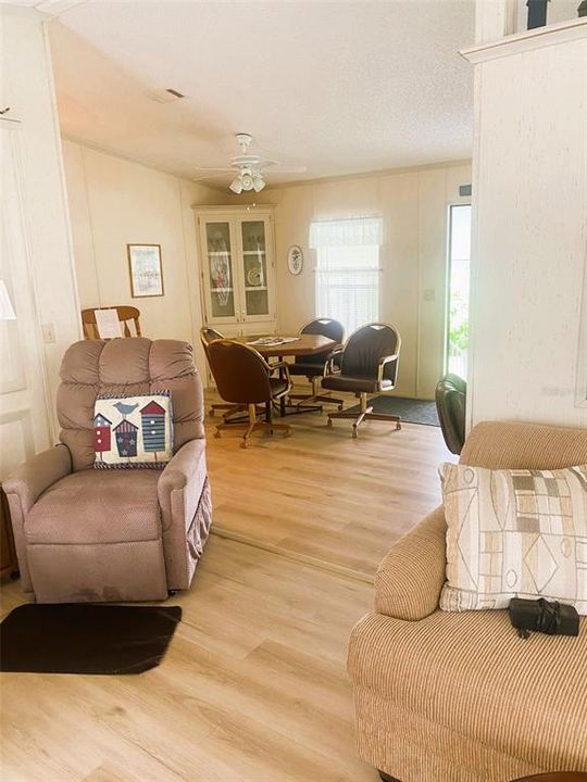 For Rent: $1,600 (2 beds, 2 baths, 912 Square Feet)