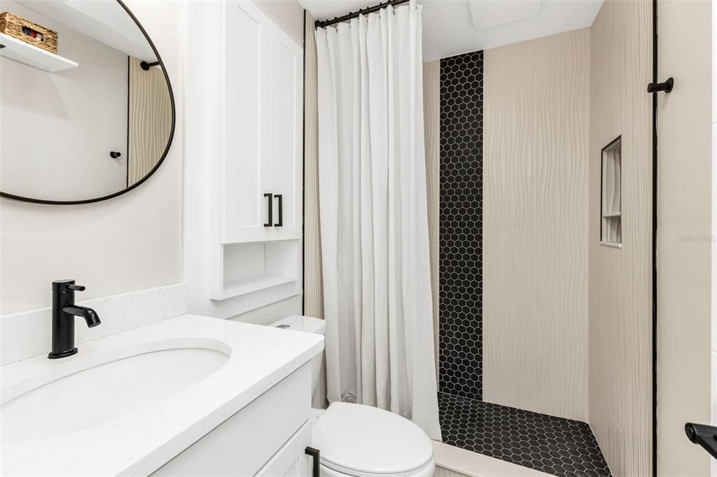 Active With Contract: $189,000 (2 beds, 1 baths, 1034 Square Feet)