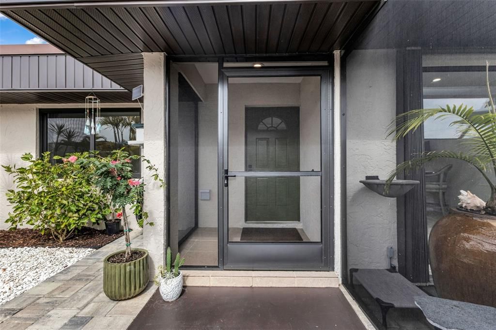 Active With Contract: $189,000 (2 beds, 1 baths, 1034 Square Feet)