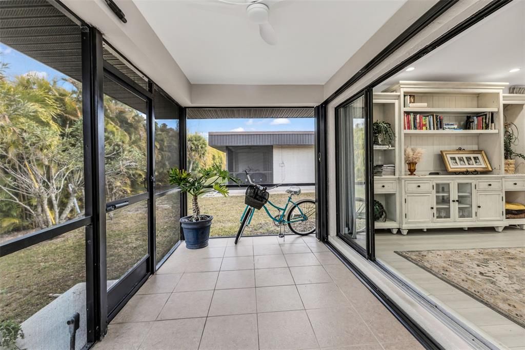 Active With Contract: $189,000 (2 beds, 1 baths, 1034 Square Feet)