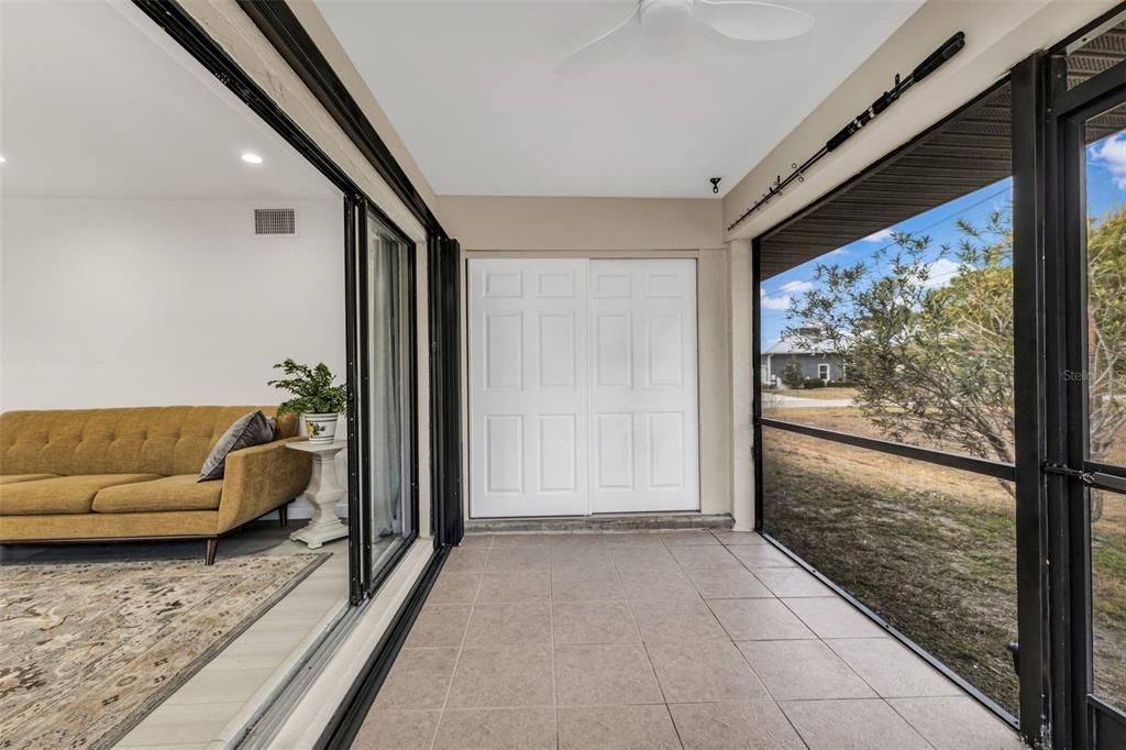 Active With Contract: $189,000 (2 beds, 1 baths, 1034 Square Feet)
