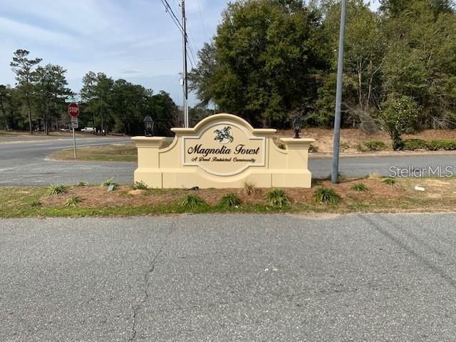 En Venta: $85,000 (1.37 acres)