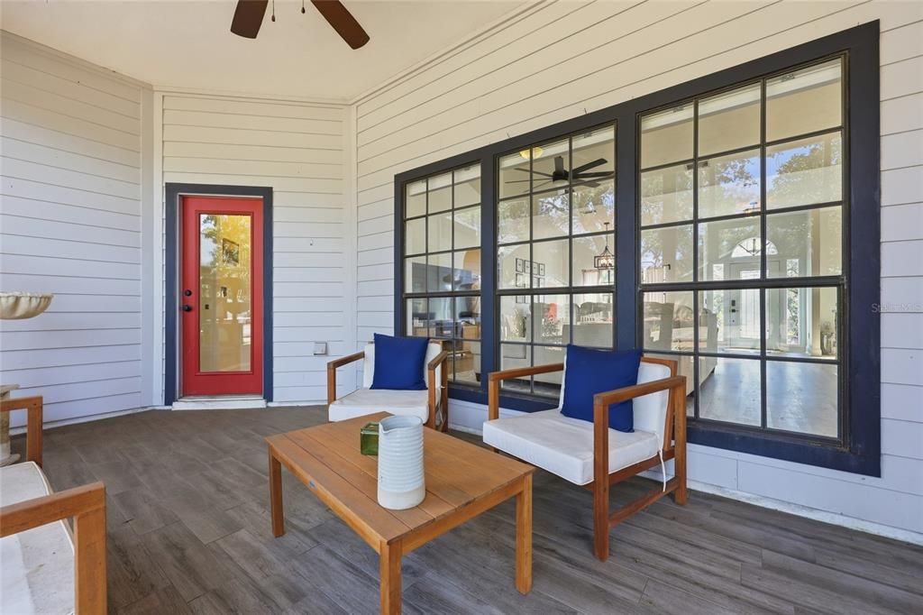 Activo con contrato: $479,000 (4 camas, 2 baños, 2087 Pies cuadrados)