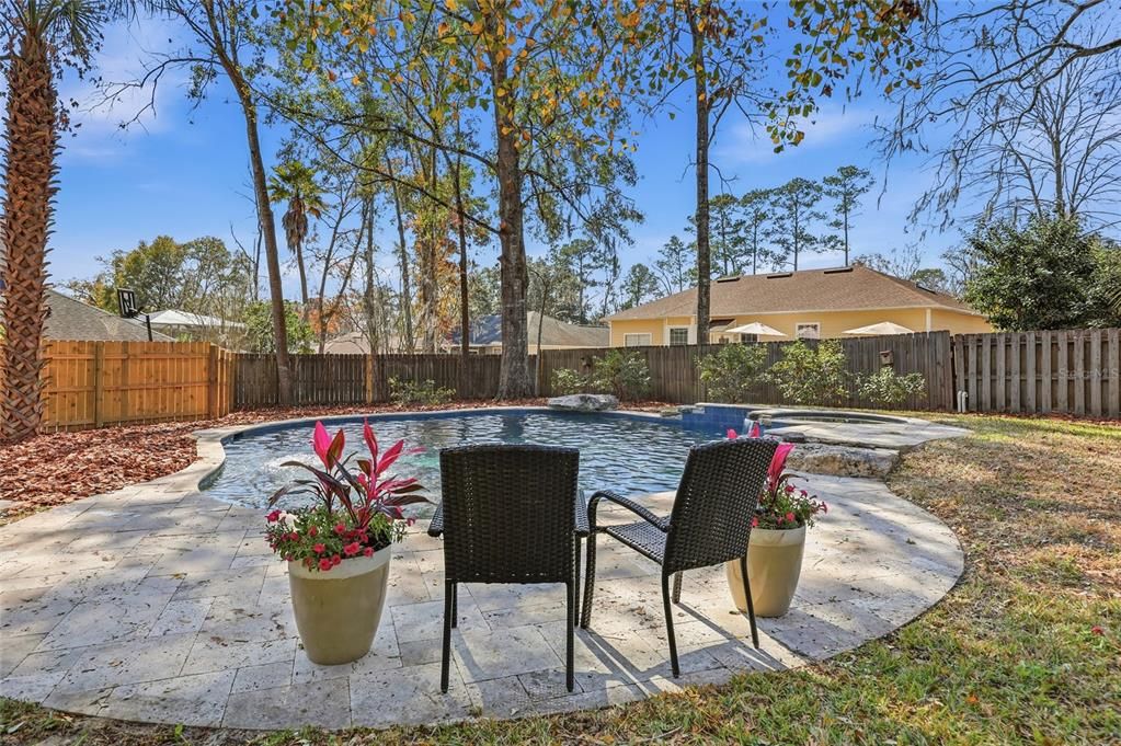 Activo con contrato: $479,000 (4 camas, 2 baños, 2087 Pies cuadrados)