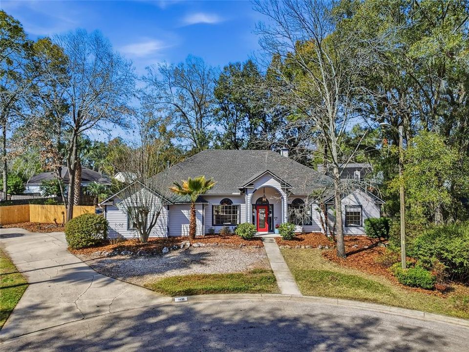 Activo con contrato: $479,000 (4 camas, 2 baños, 2087 Pies cuadrados)