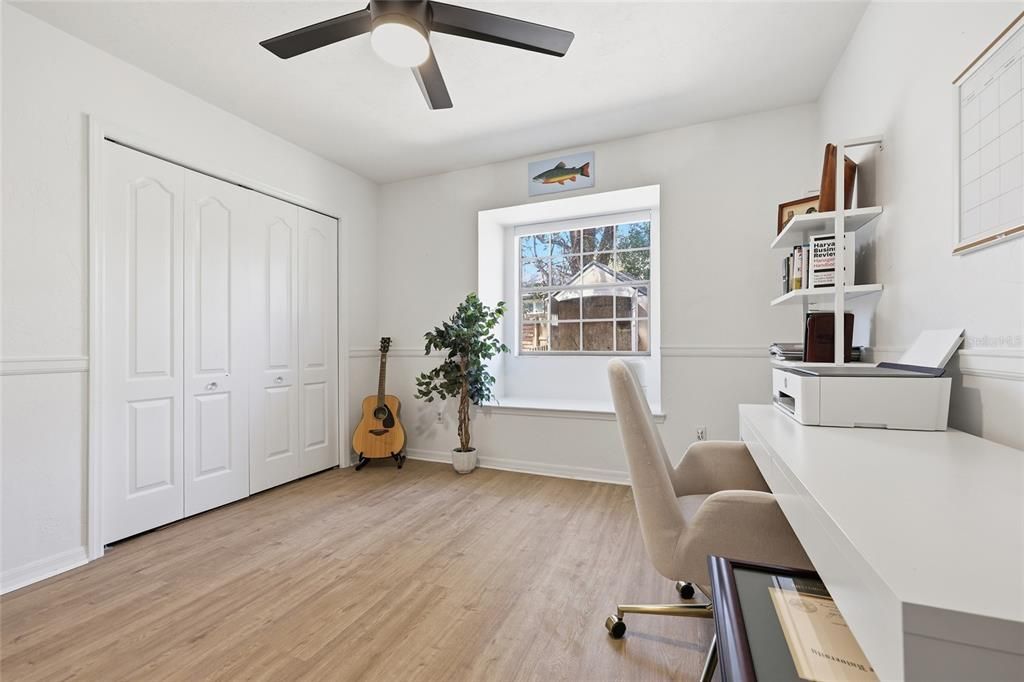 Activo con contrato: $479,000 (4 camas, 2 baños, 2087 Pies cuadrados)