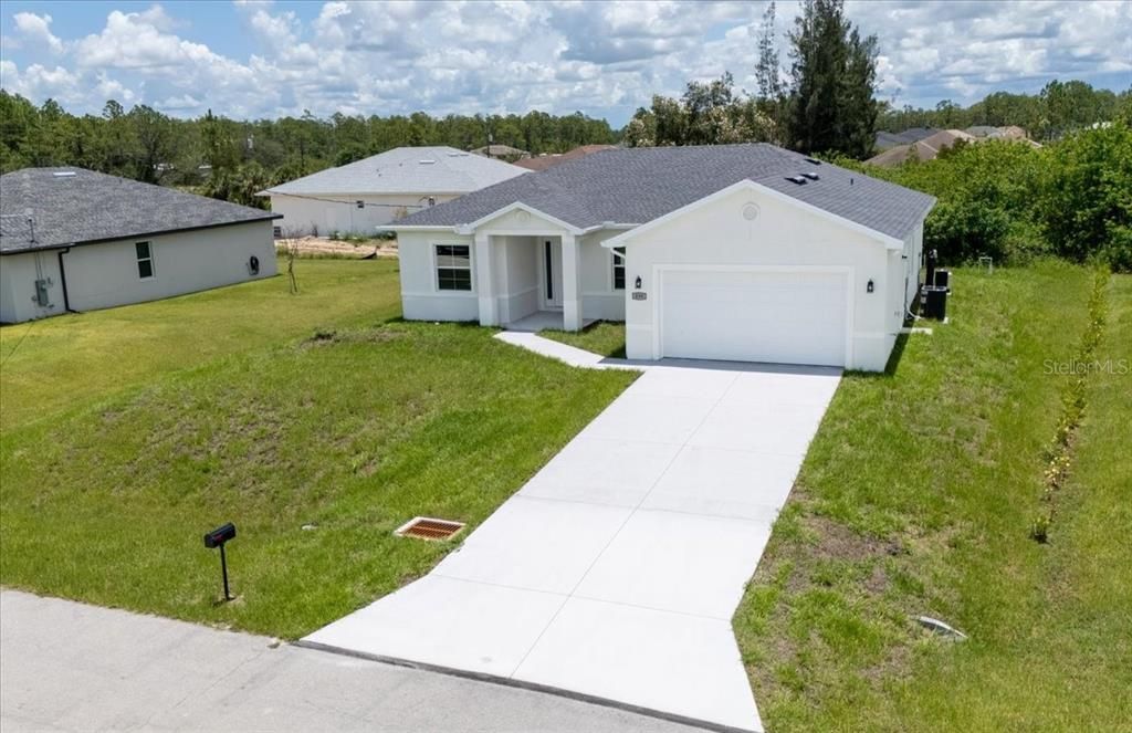 Под контрактом: $305,000 (3 спален, 2 ванн, 1750 Квадратных фут)