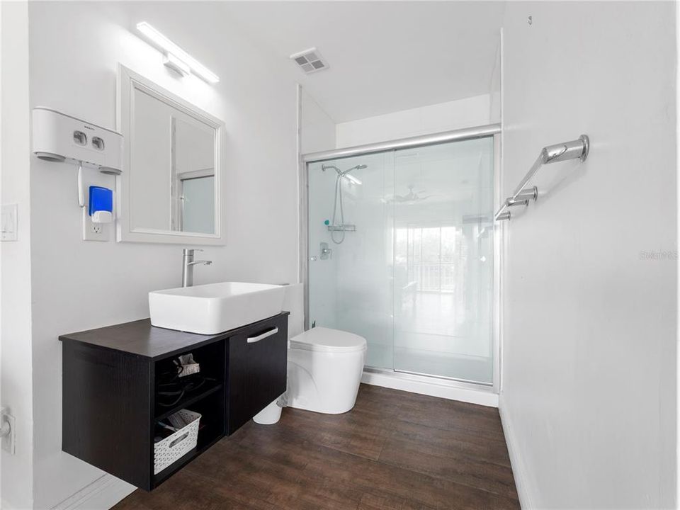 Active With Contract: $195,000 (3 beds, 2 baths, 1437 Square Feet)