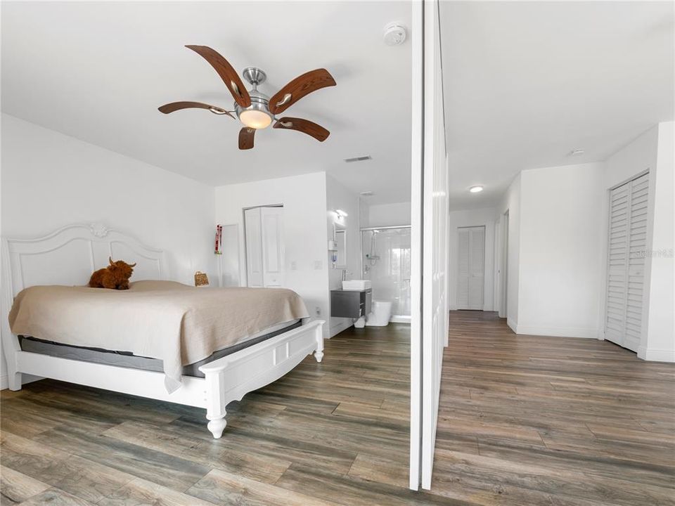 Active With Contract: $195,000 (3 beds, 2 baths, 1437 Square Feet)