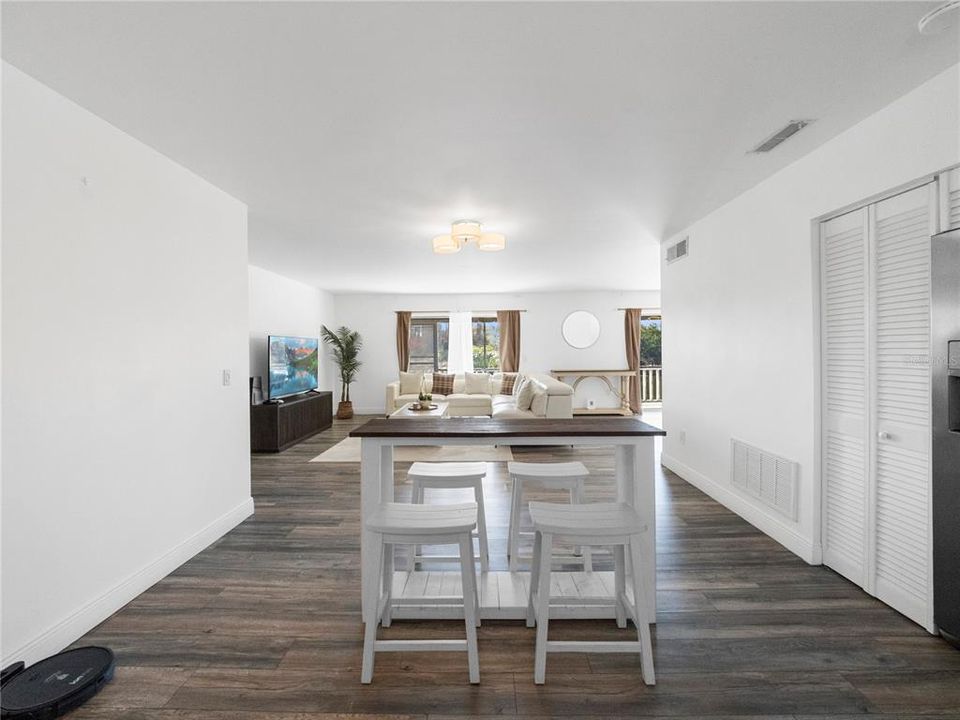 Active With Contract: $195,000 (3 beds, 2 baths, 1437 Square Feet)