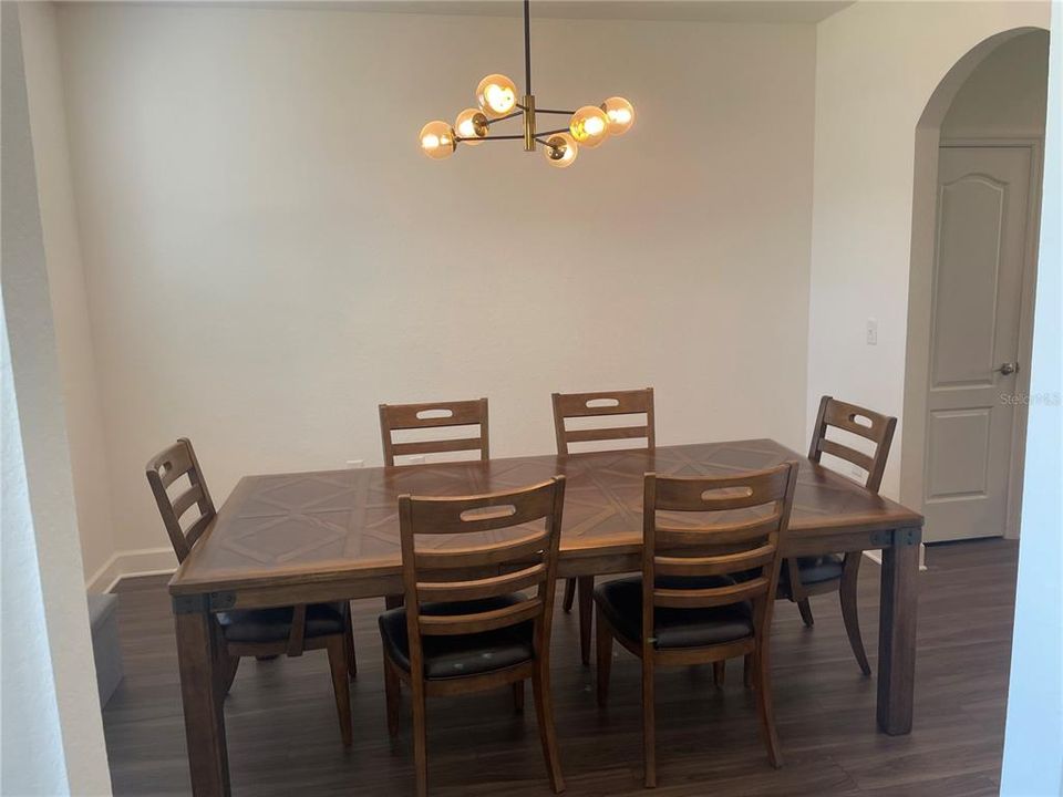 For Sale: $435,000 (4 beds, 3 baths, 2427 Square Feet)