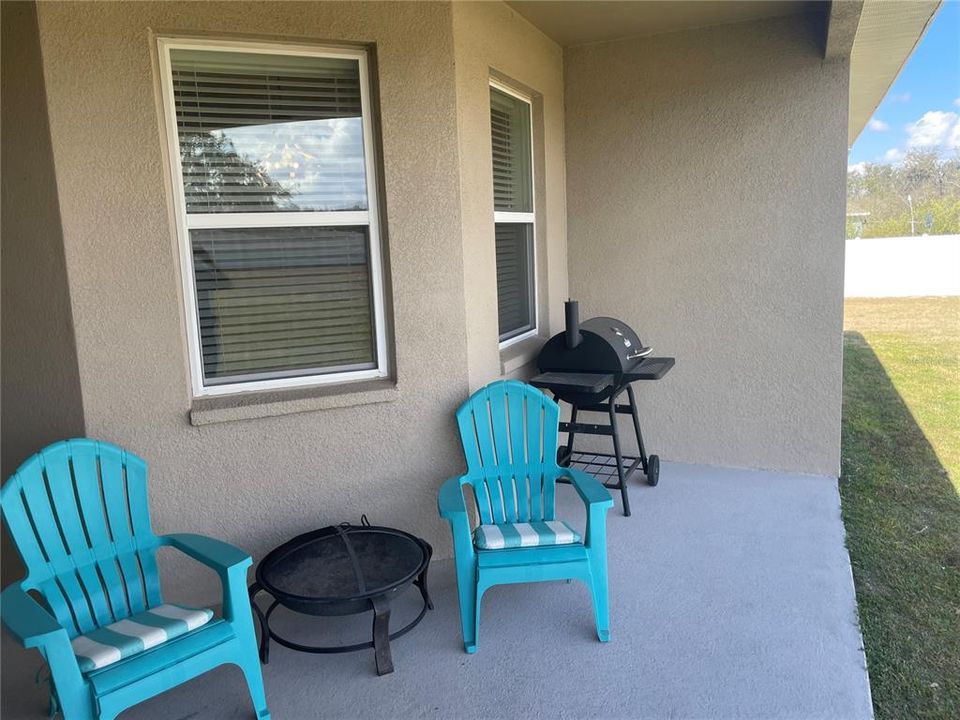 For Sale: $435,000 (4 beds, 3 baths, 2427 Square Feet)