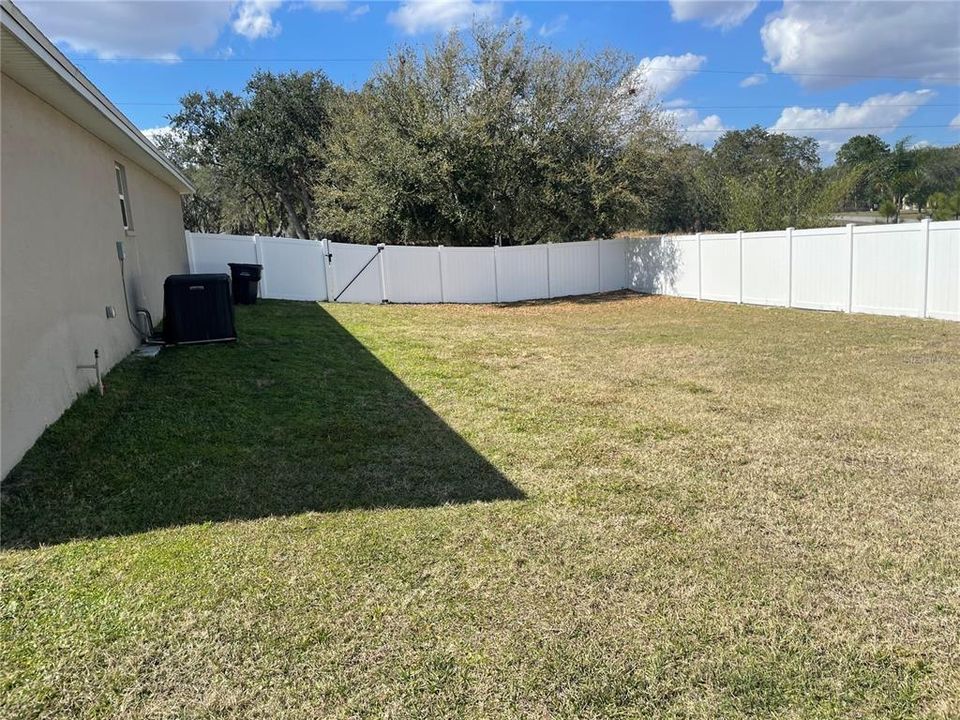 For Sale: $435,000 (4 beds, 3 baths, 2427 Square Feet)