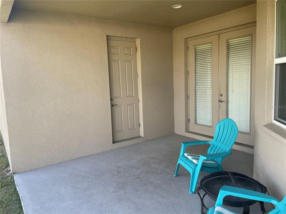 For Sale: $435,000 (4 beds, 3 baths, 2427 Square Feet)