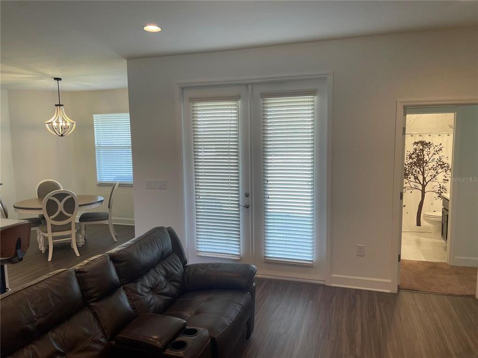 For Sale: $435,000 (4 beds, 3 baths, 2427 Square Feet)