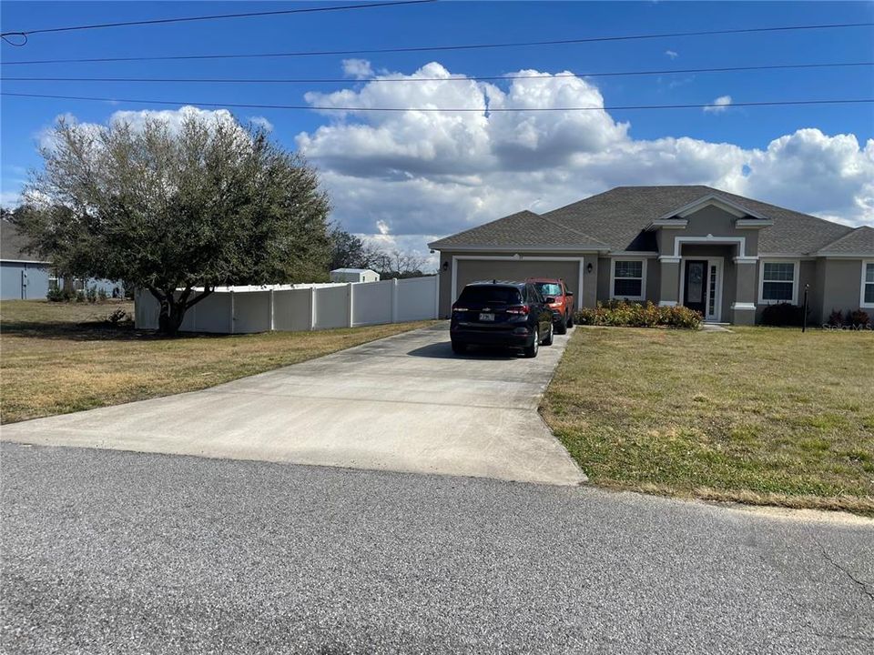 For Sale: $435,000 (4 beds, 3 baths, 2427 Square Feet)